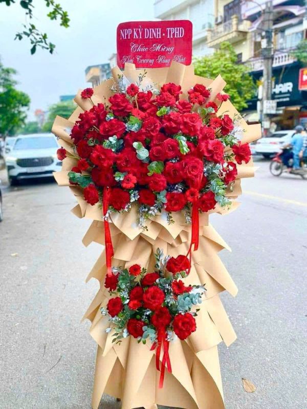 kệ hoa khai trương thành công – crimson victory