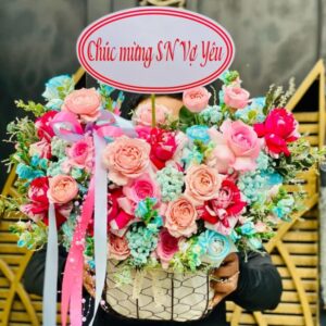 Giỏ Hoa Sinh Nhật Dịu Dàng – Blush Harmony