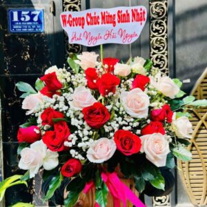 giỏ hoa chúc mừng tinh tế – scarlet bloom