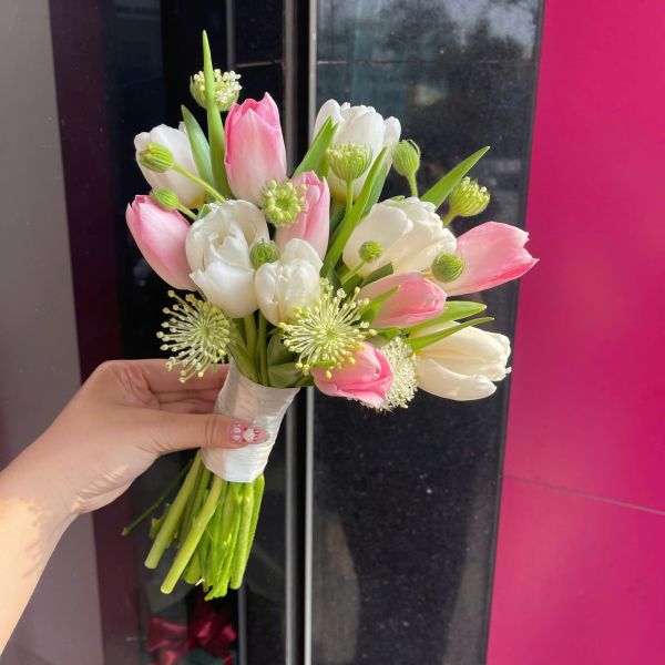 Hoa Cưới Baby Và Hoa Tulip Có Phù Hợp Tiệc Cưới Hiện Đại?