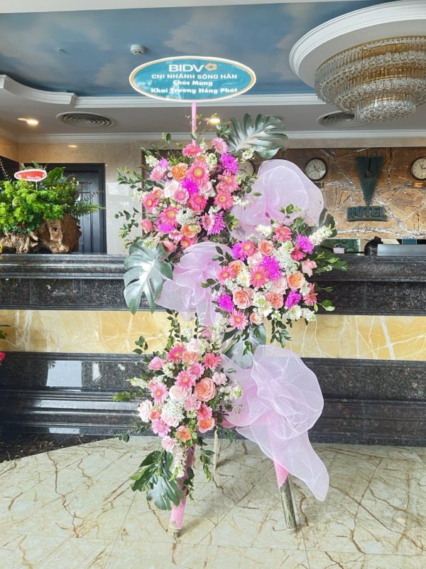 cac-tone-mau-hoa-khai-truong-duoc-ua-chuong-2 kệ hoa khai trương tone màu hiện đại