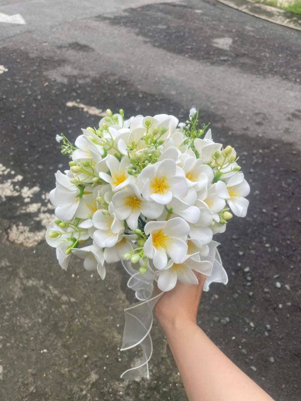 goi-y-hoa-cuoi-theo-phong-cach-hien-dai-4 Hoa cưới cầm tay Tulip phong cách hiện đại
