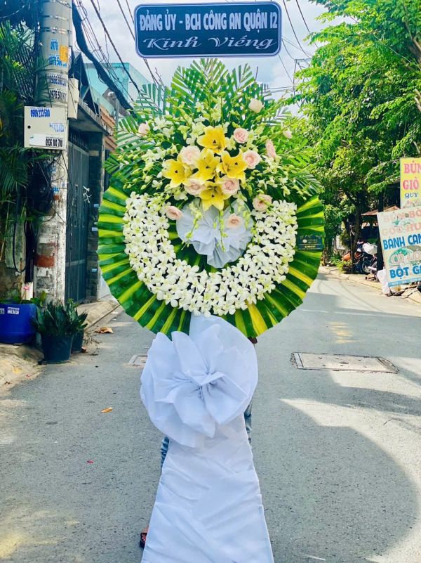 Những Mẫu Hoa Chia Buồn Trang Nhã Và Lịch Sự Được Ưa Chuộng