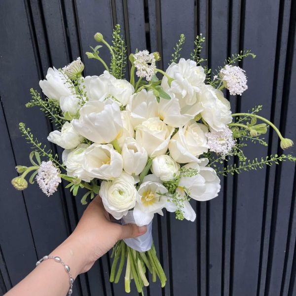 Xu Hướng Hoa Cưới Tone Trắng Tối Giản Được Yêu Thích Hiện Nay