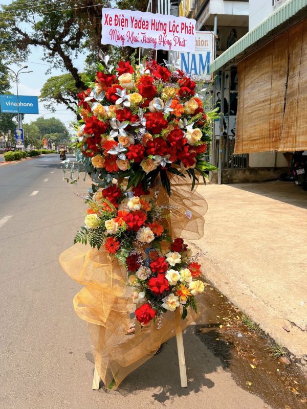 kệ hoa khai trương tone đỏ