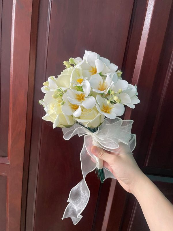 mau-hoa-cam-tay-co-dau-phong-cach-han-quoc-8 Hoa cưới cầm tay phong cách Hàn Quốc