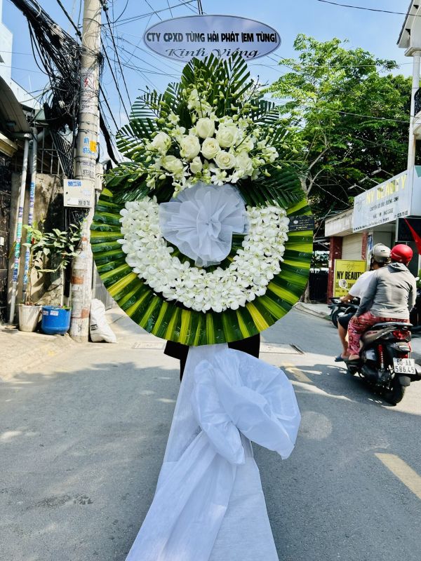 Các Mẫu Vòng Hoa Chia Buồn Được Đặt Nhiều Hiện Nay