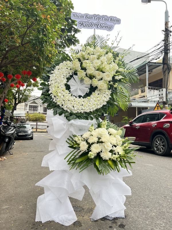 Nên Gửi Hoa Chia Buồn Như Thế Nào Để Tinh Tế Và Lịch Sự?