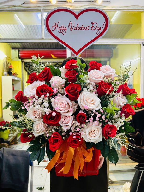 Giỏ hoa Hồng chúc mừng ngày Valentine
