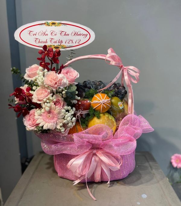 Giỏ hoa trái cây vừa